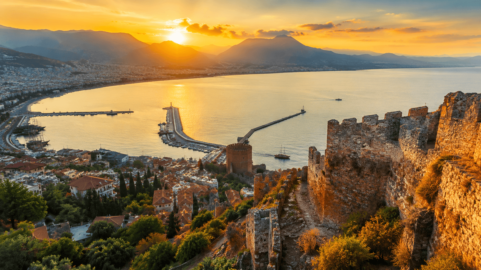 Alanya’da nerede kalınır? Merkez, Kleopatra, Mahmutlar rehberi