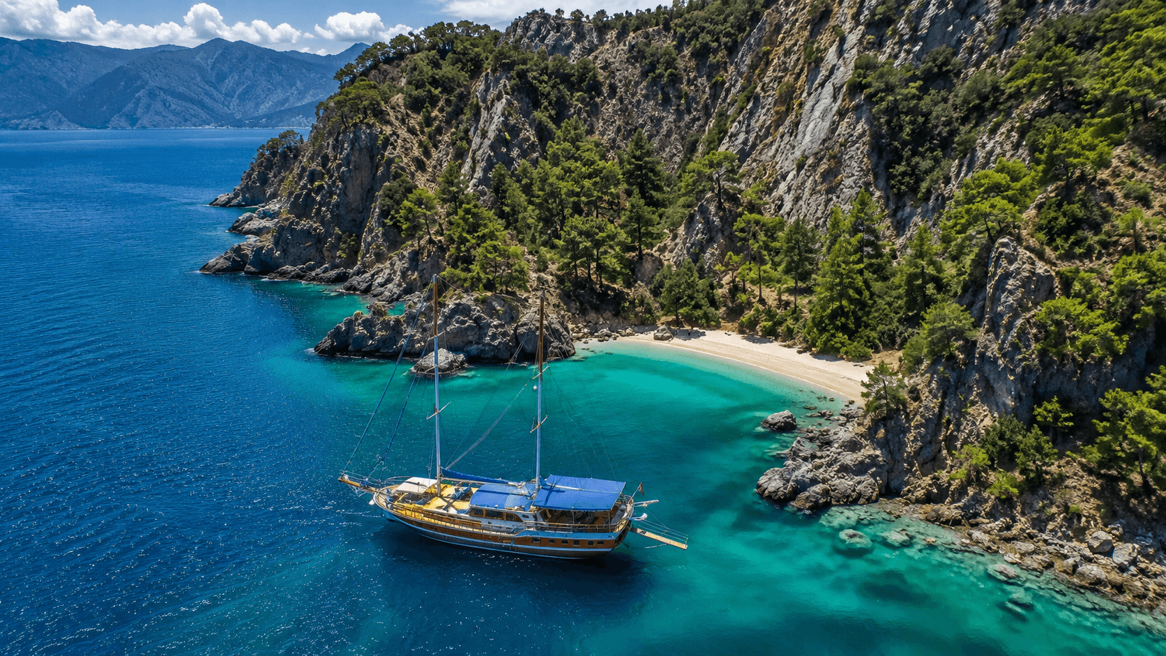 Kızıl Kule’den korsan mağaralarına: Alanya’da aile tekne planı